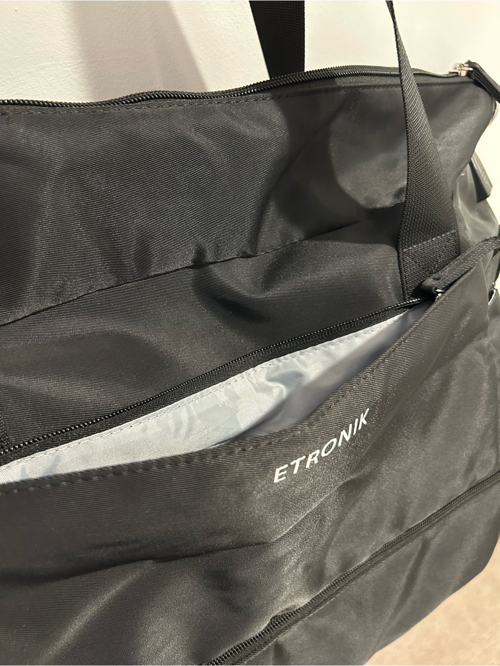 Etronik Gym Duffel Bag - Picture 5 of 8